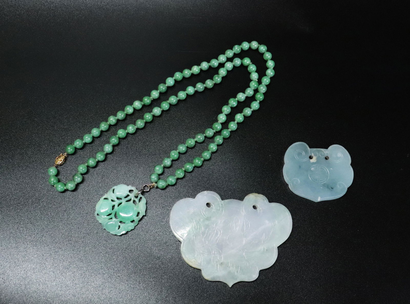 2 Chinese Jadeite Lock Pendants & Necklace (1 of 5)