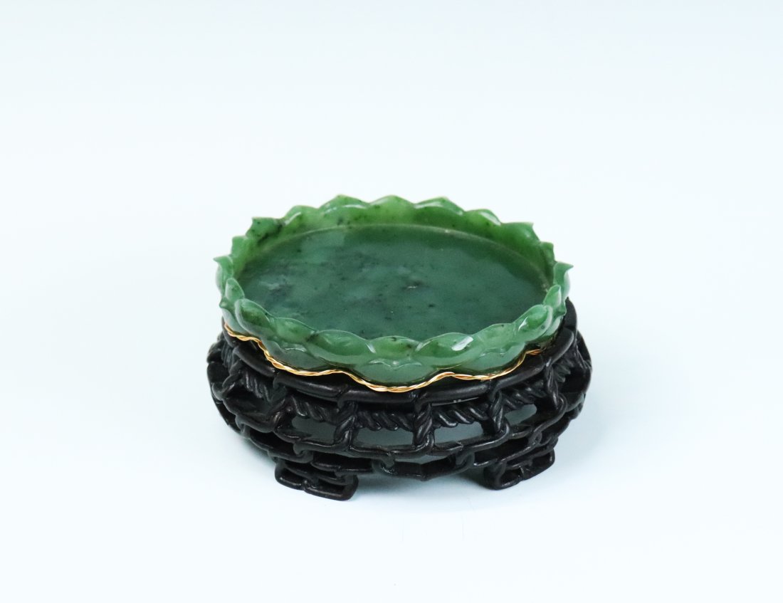 Chinese 18th/19th C Green Jade Round Ink Palette (1 of 7)