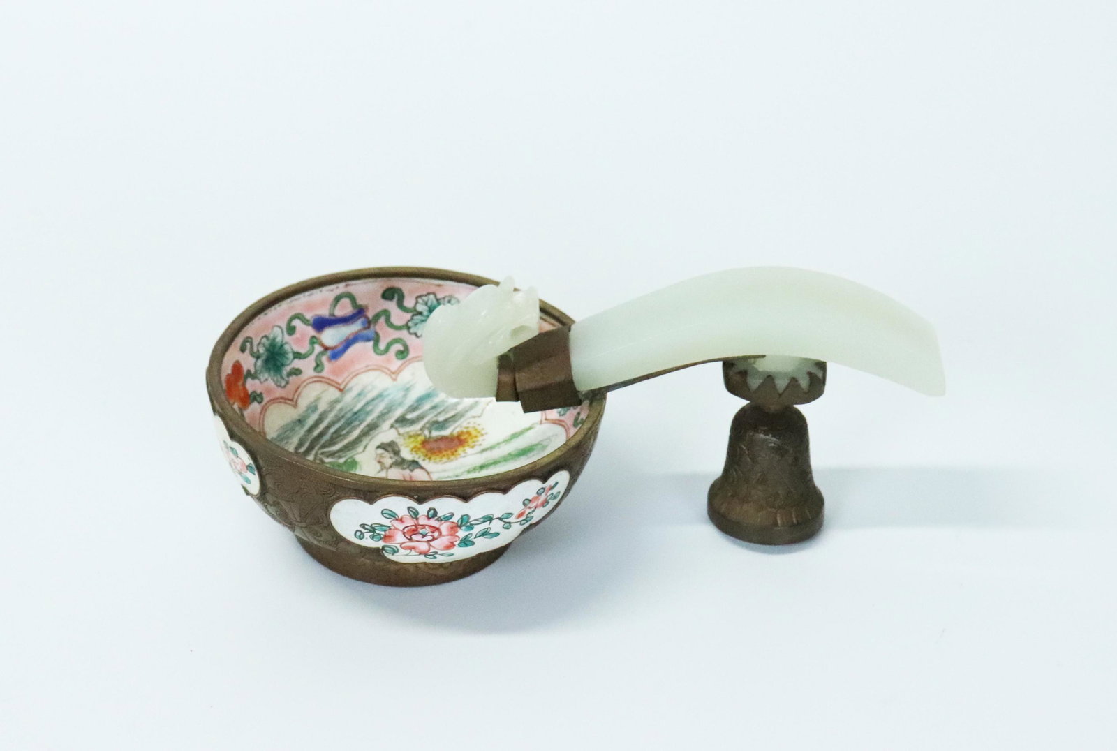 Chinese Qing White Jade Dragon Belt Buckle (1 of 6)