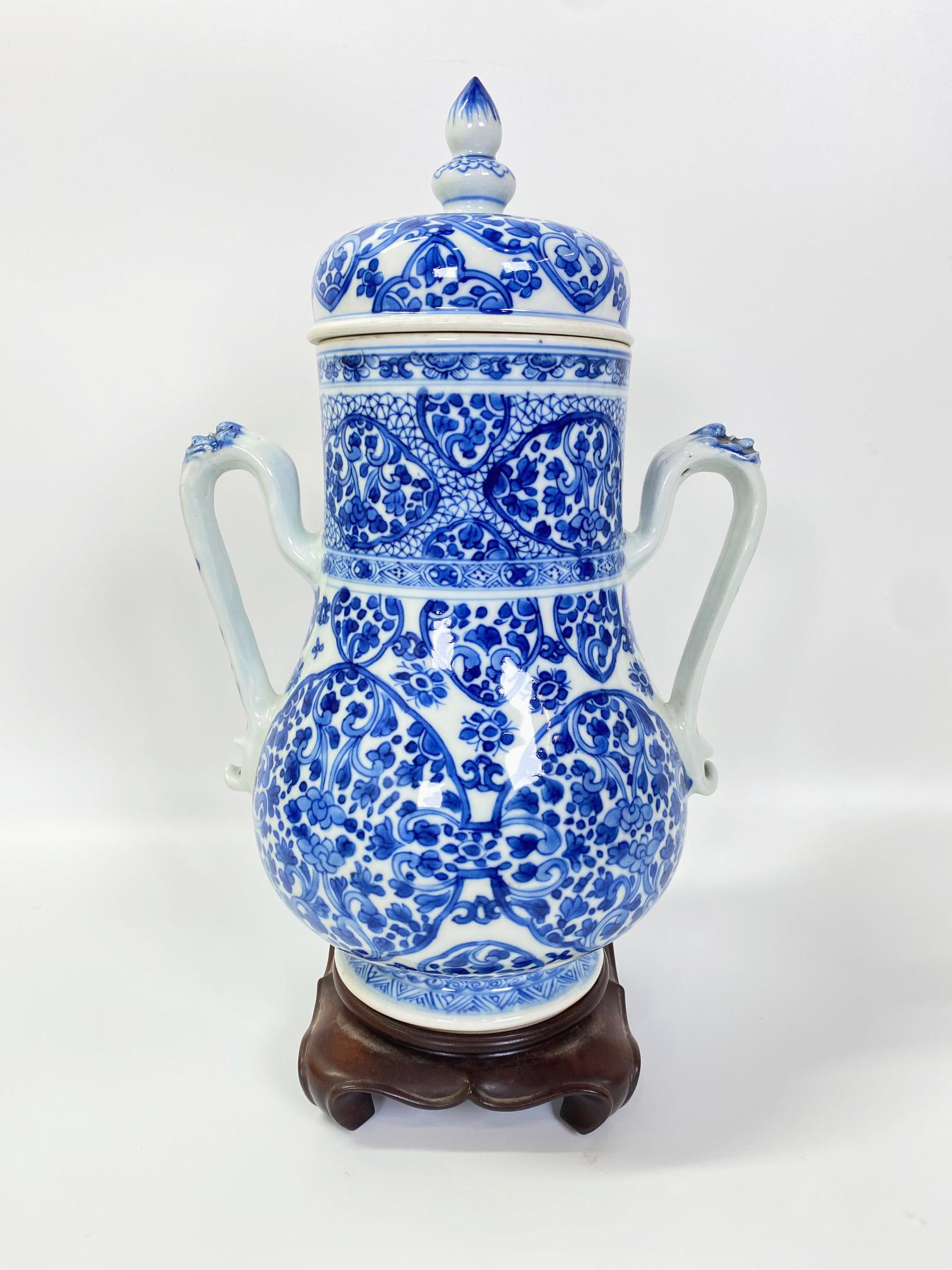 Rare Chinese Kangxi Blue & White Porcelain Jar (1 of 8)
