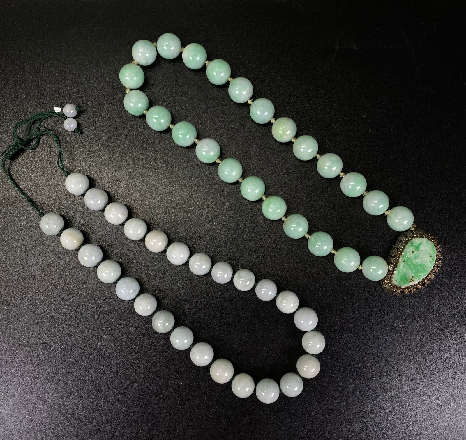 Chinese Jadeite Beads: 24 Light Green 27 Pale (1 of 5)