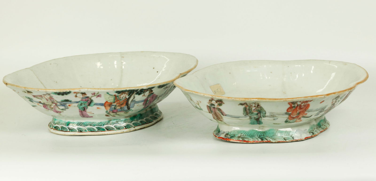 2 Chinese Qing Porcelain Bowls Courting Figures (1 of 7)