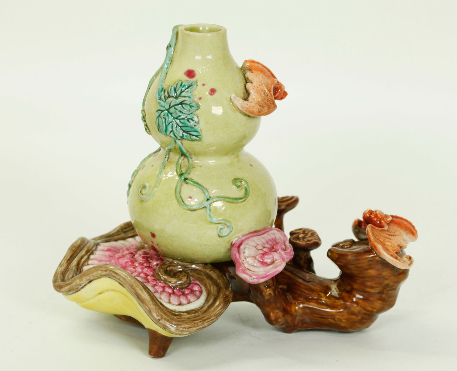 Chinese Porcelain Gourd Vase Lingzhi Brush Rest (1 of 5)