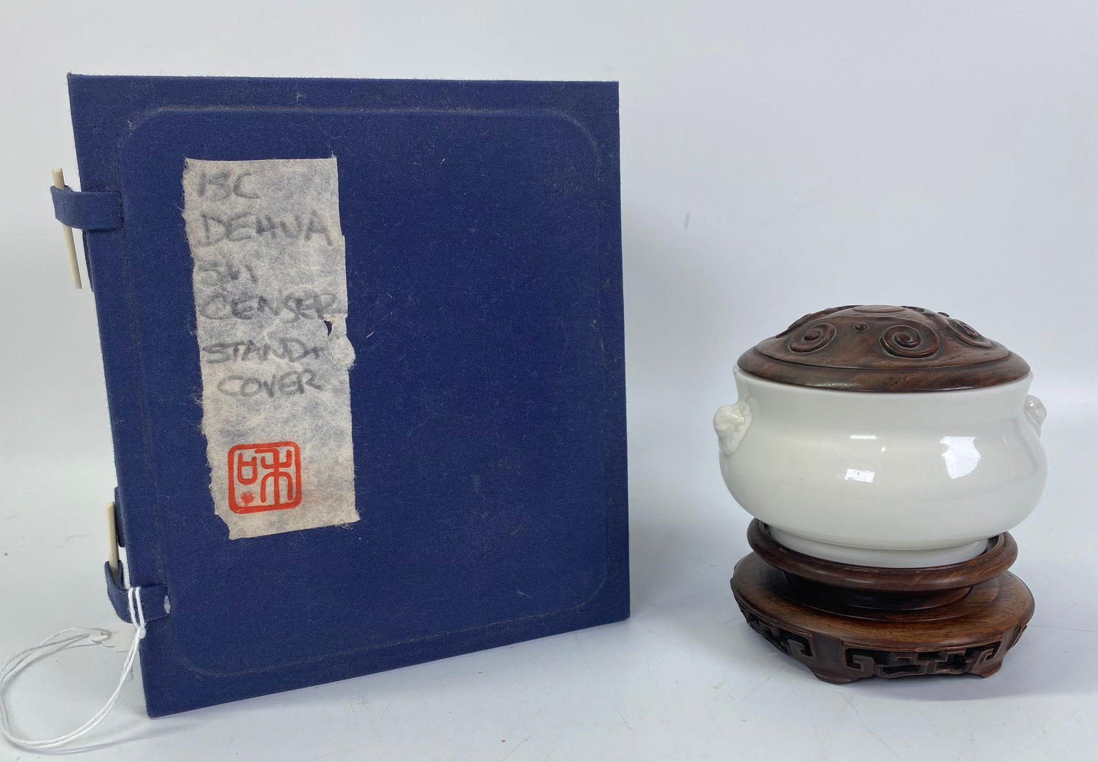 Chinese Kangxi Blanc de Chine Dehua Censer (1 of 7)