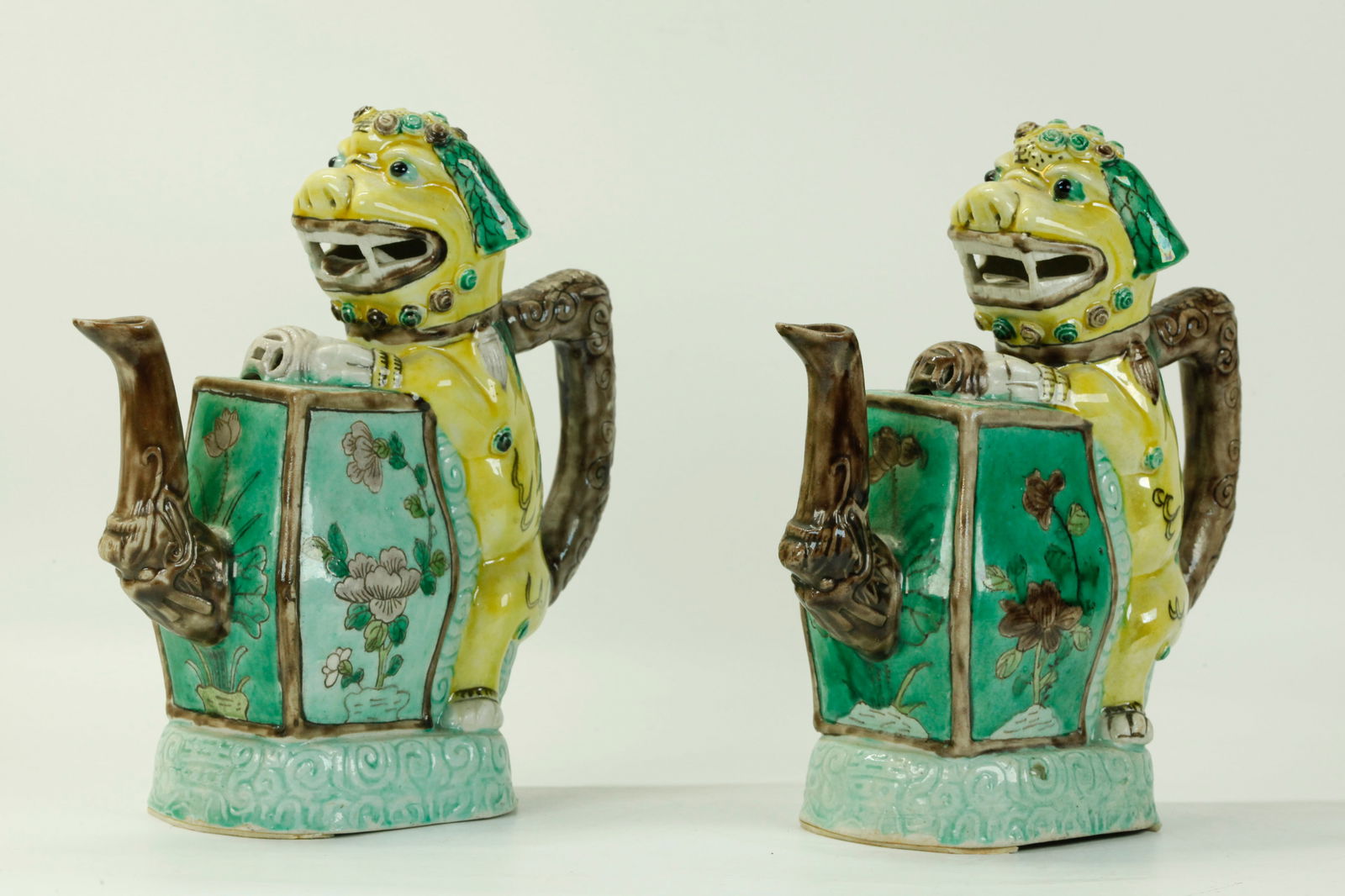 Pr Chinese Qing Porcelain Fu Dog Puzzle Teapots (1 of 6)