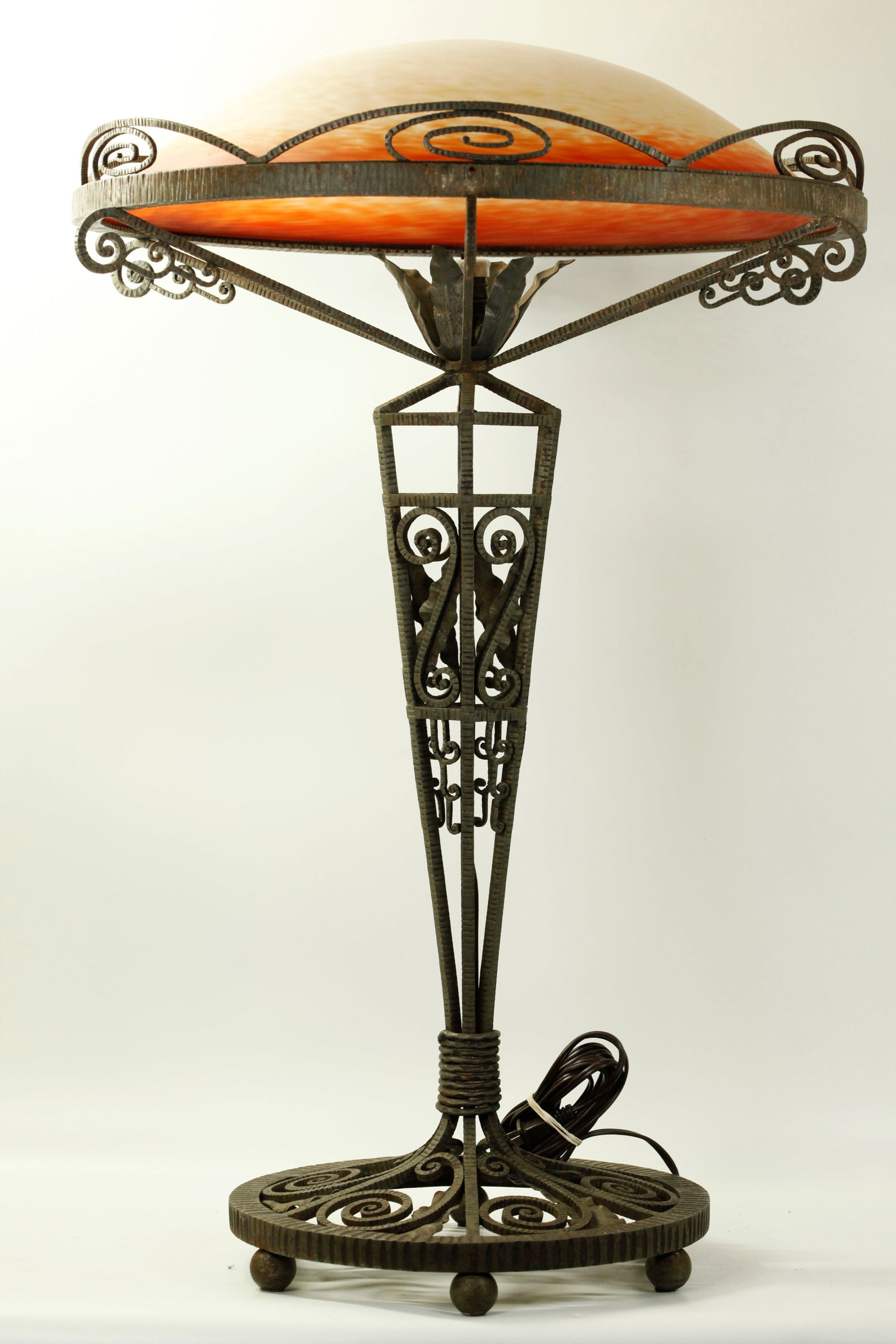 Schneider & Carion French 20's Art Deo Table Lamp (1 of 5)