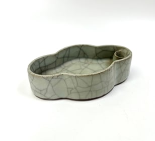 Chinese Pale Celadon Guanyao Crackle Brush Washer