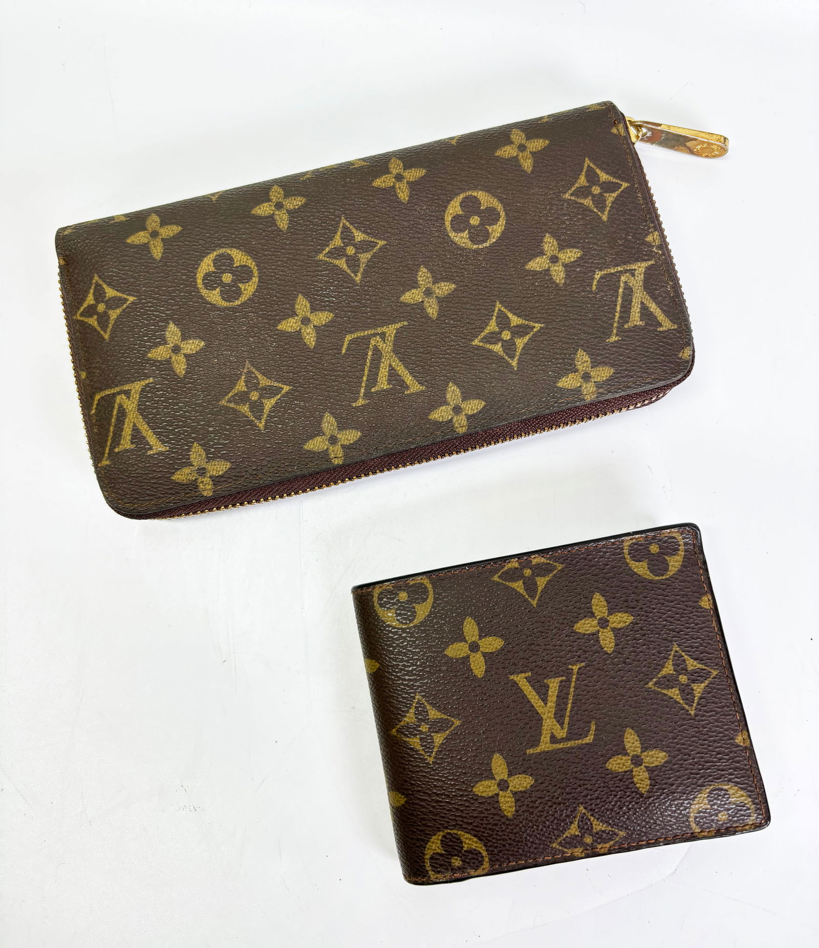 2 Louis Vuitton Wallets; Mens & Zipper Pouch (1 of 6)