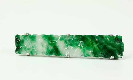 Chinese 19 C Emerald Green Natural Jadeite Pin