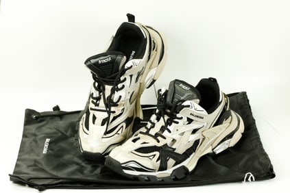 Balenciaga USA 14 Sneakers; Storage Bag