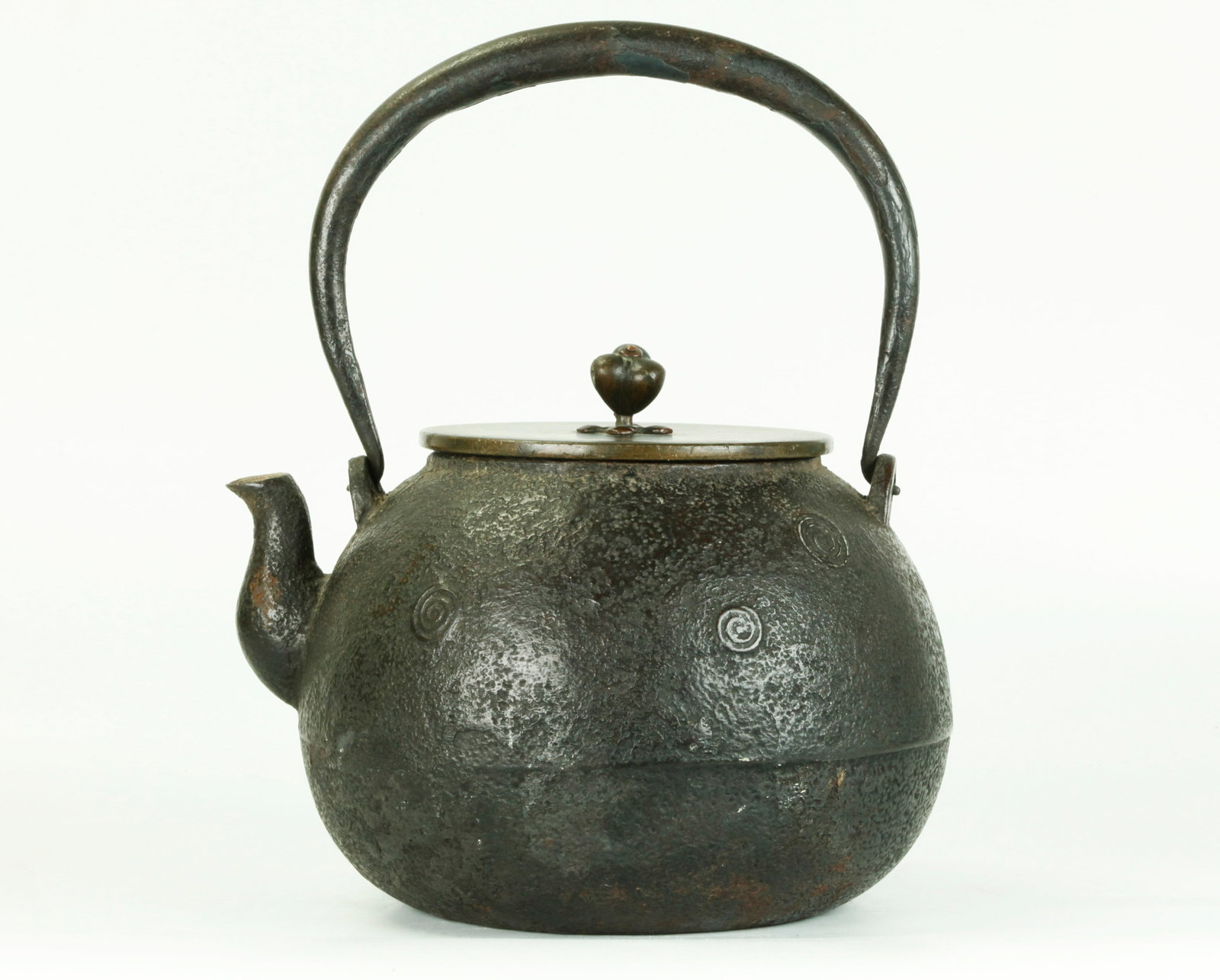 Japanese Gourd Shaped Cast Iron Tetsubin Teapot (1 of 5)