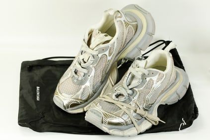 Balenciaga USA 12 White/Gold Sneakers; Storage Bag