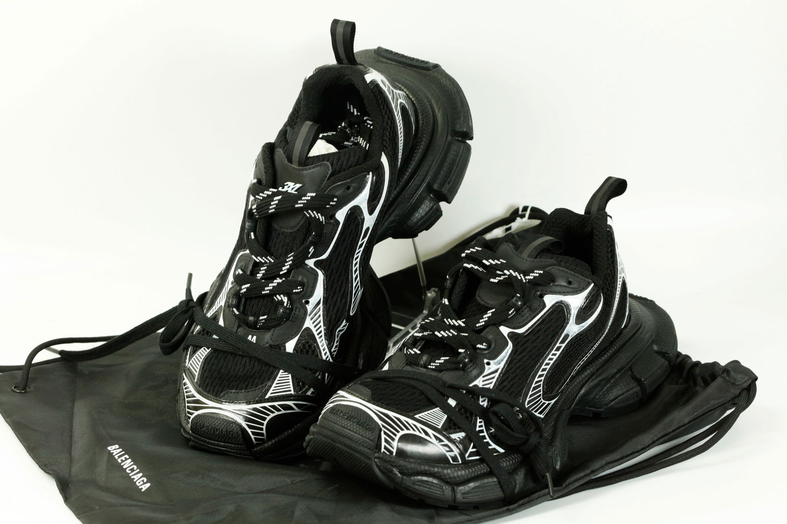 Balenciaga USA 11 Black/White Sneakers Storage Bag (1 of 9)