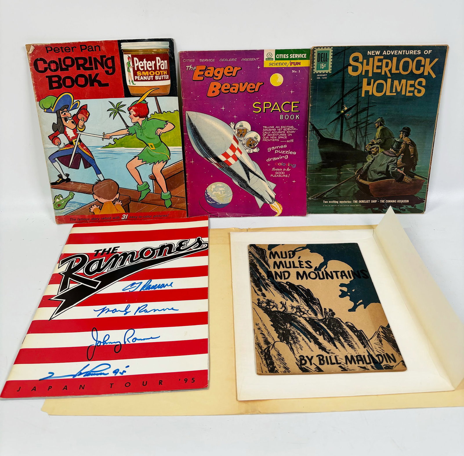 Ramones 1995 Autographs, 4 Comic Books 1960's (1 of 8)