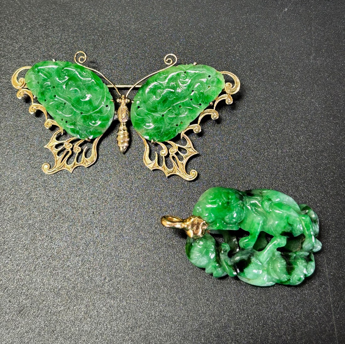 2 Chinese Jadeites; Fu Dog Pendant Butterfly Pin (1 of 6)
