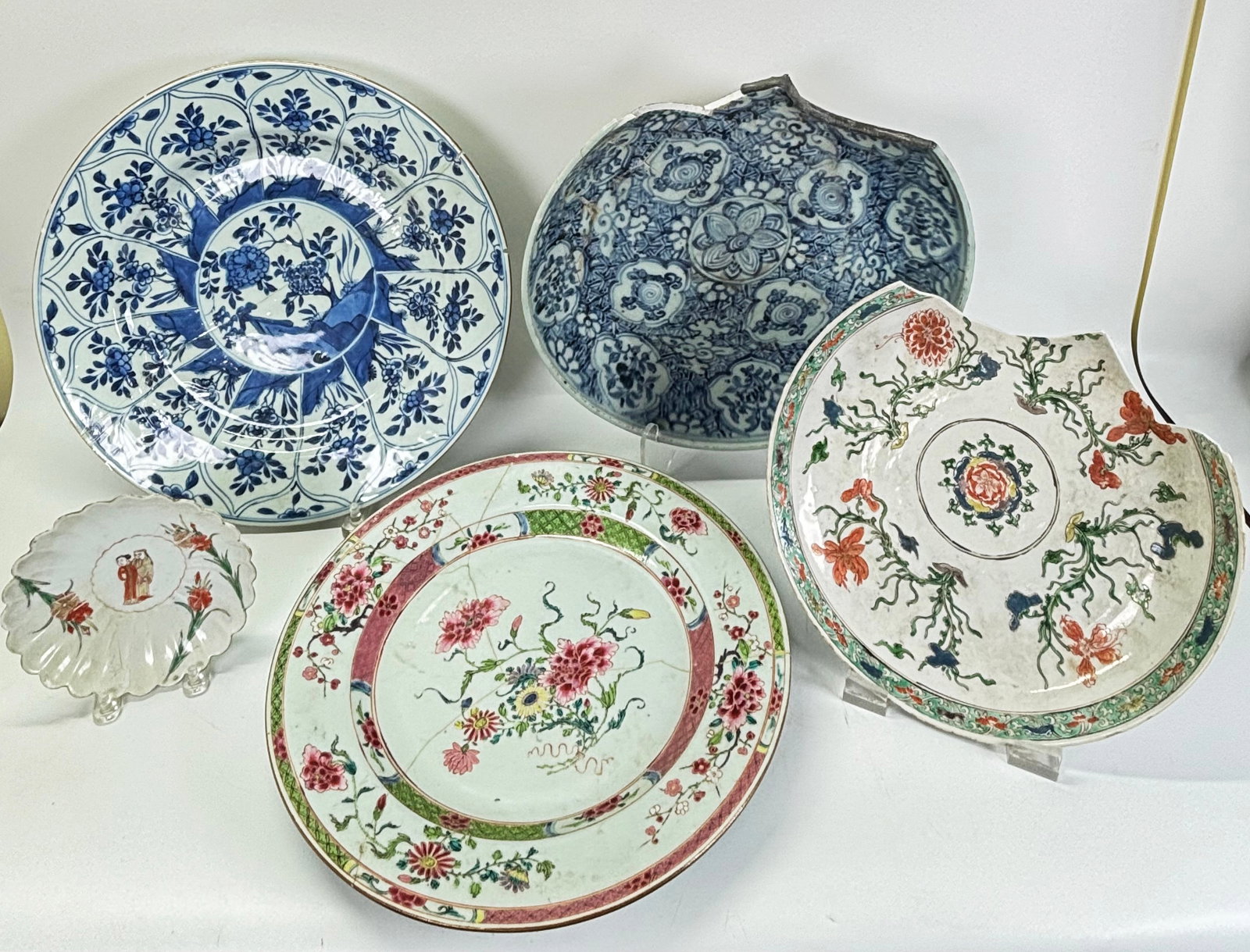5 Large Chinese Ming/Qing Porcelain Study Pieces (1 of 9)