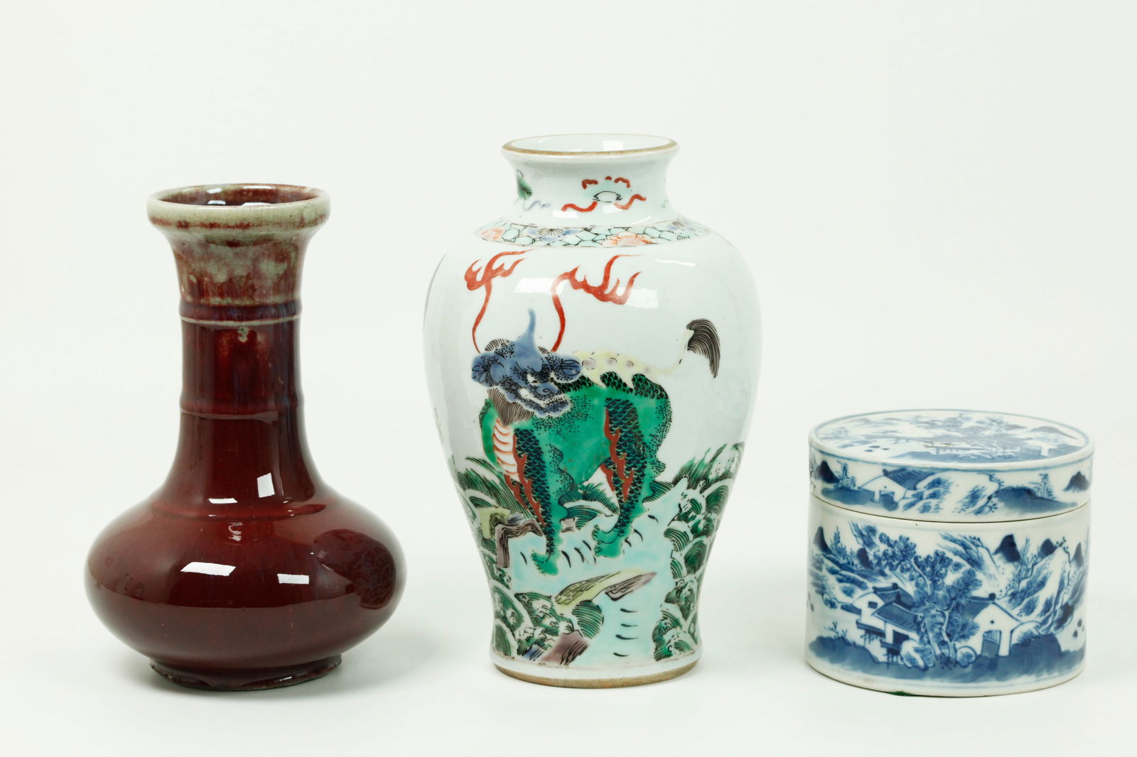 2 Chinese Porcelain Vases 1 Small Round Desk Box (1 of 7)