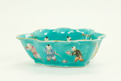 Chinese Turquoise Enameled Porcelain Leaf Bowl