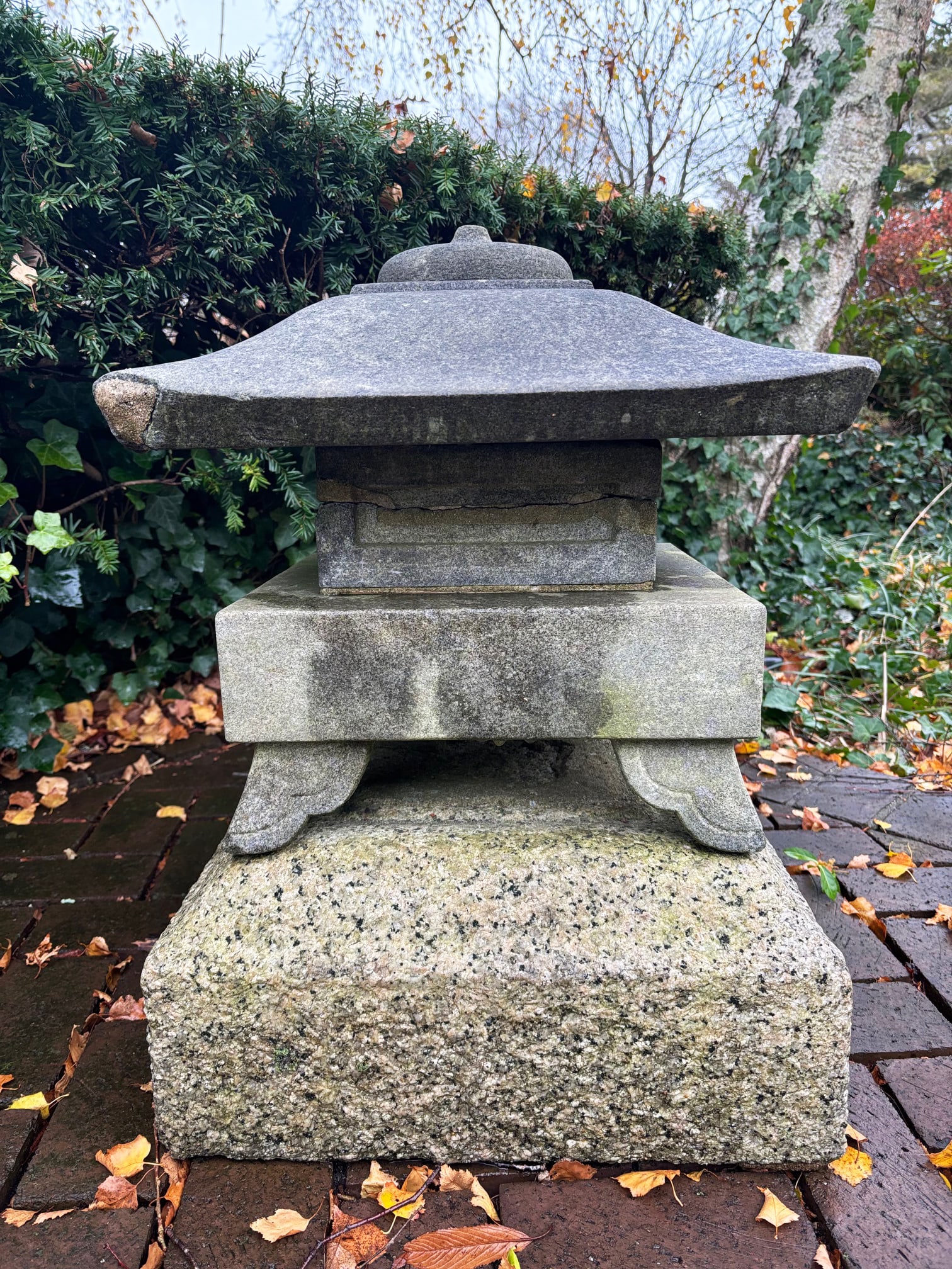 Old Japanese Garden Stone and Roof: Old Japanese Garden Stone with roof. Total height 25 1/4 inches ( 64 cm.). Note: The bottom Stone ( see the pictures) does not include this lot. PROVENANCE: Fine furnishings from an Historic 19th Cent