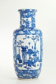 Fine Chinese 19th C Blue & White Porcelain Vase