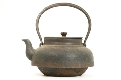 Large Japanese Cast Iron Tetsubin Teapot