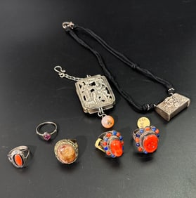 7 Chinese /Tibet Jewelry 5 Rings 2 Silver Pendants