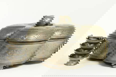 Lg Chinese Qing Pewter 5 Bowl Warming Container: Large Chinese Qing Dynasty Pewter 5 Bowl Warming Container with 4-lobed sides with 2 carrying handles on 4 feet, the 4-lobed cover with a Peach finial; the 5 inside bowls with covers with amber-glass