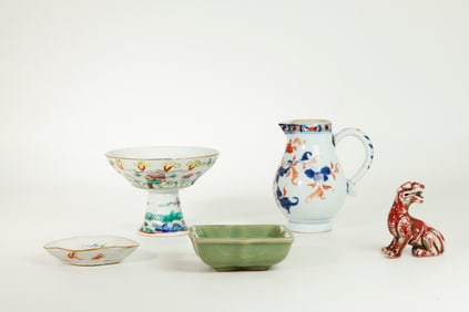 5 Chinese Porcelains: 3 Plates, Pitcher, Animal