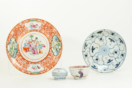 4 Chinese 19th Century Porcelains Plates Cup Box