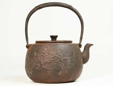 Japanese Cast Iron Tetsubin Teapot & Cover