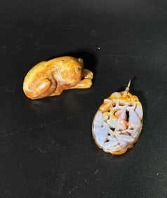 Chinese Carnelian Agate Pendant; Jade Cat Toggle