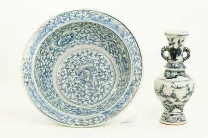 2 Chinese Blue & White Porcelains Lg Bowl & Vase
