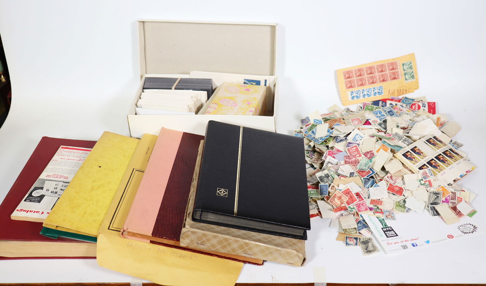 Collection World Wide Postage Stamps (1 of 18)