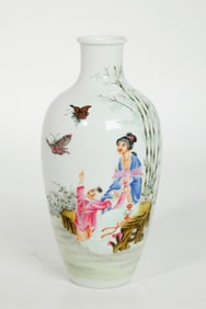 Fine Chinese Republic Falangcai Porcelain Vase