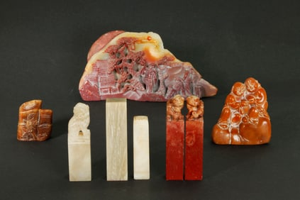 8 Chinese Shoushan Soapstone Carvings & Seals