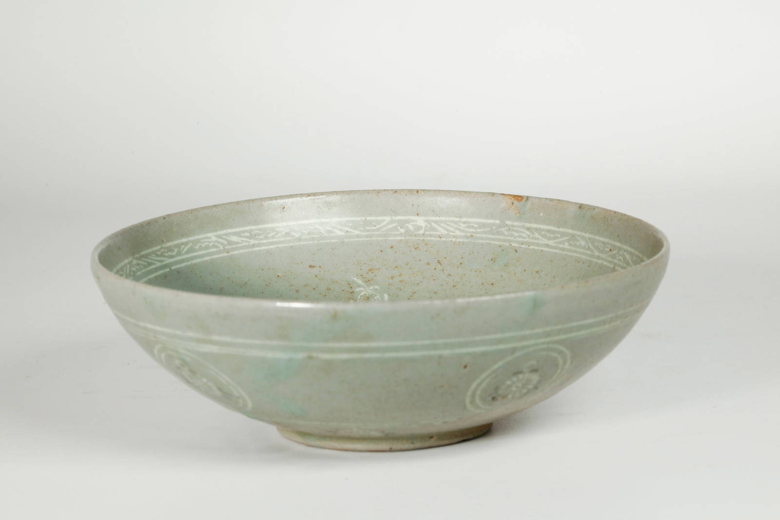 Korean Goryeo Era Inlaid Celadon Porcelain Bowl