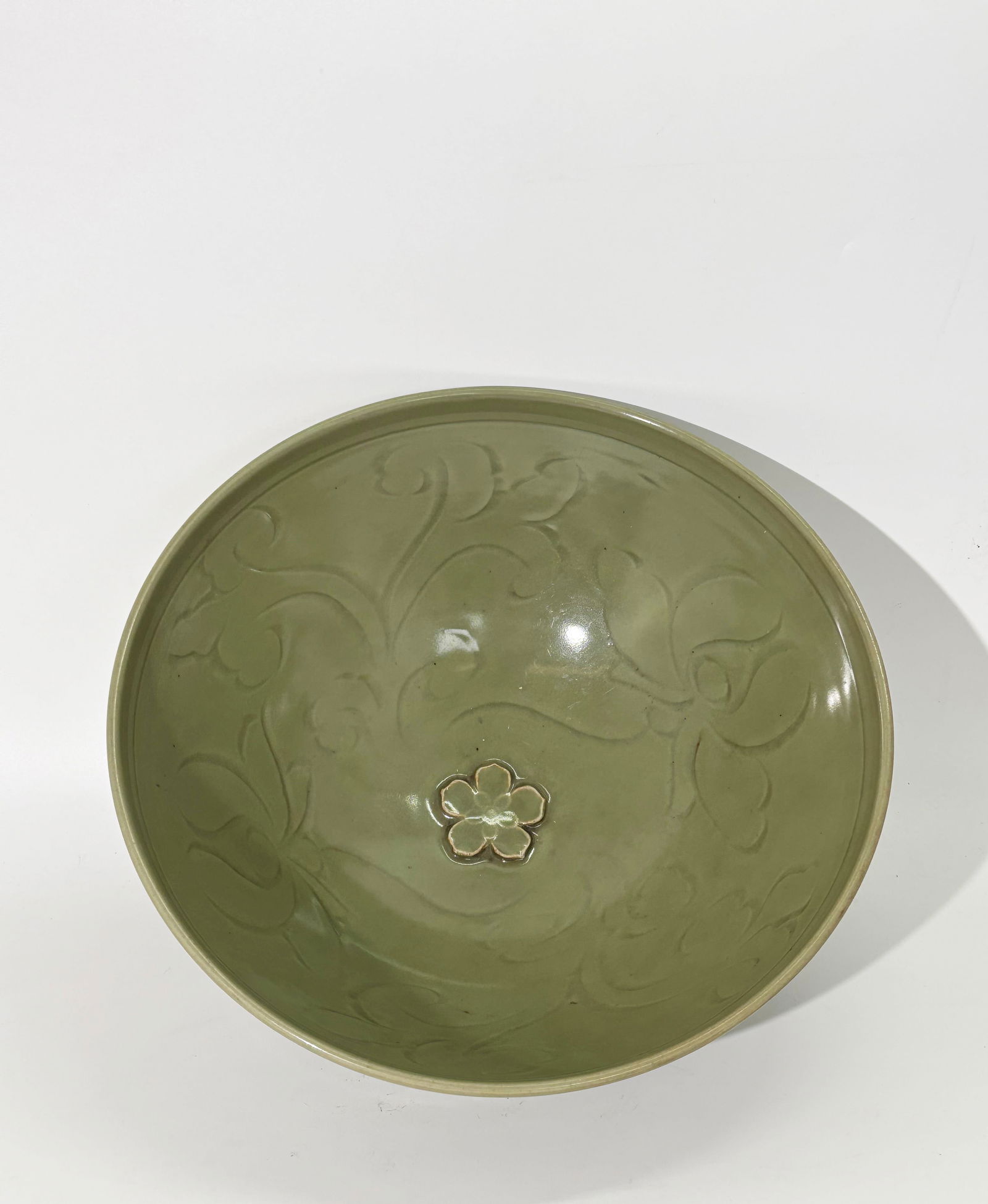 Lg Chinese Longquan Celadon Porcelain Center Bowl (1 of 8)