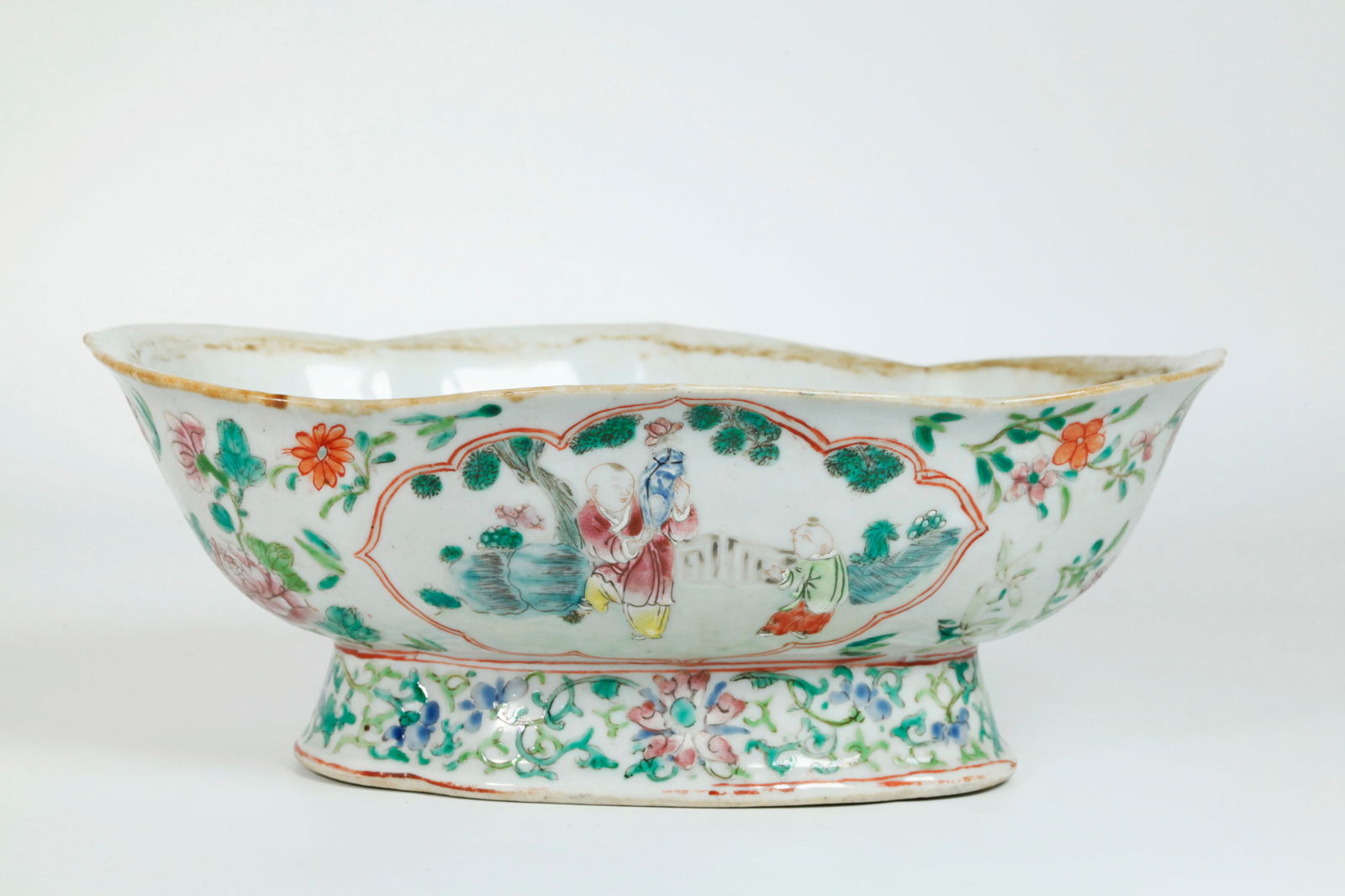 Chinese 19C Enameled Porcelain Quatrefoil Boy Bowl (1 of 5)