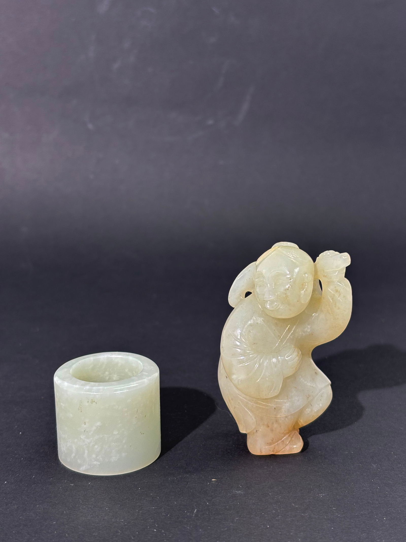 2 Chinese Warm White Jades Boy Toggle Archers Ring (1 of 6)