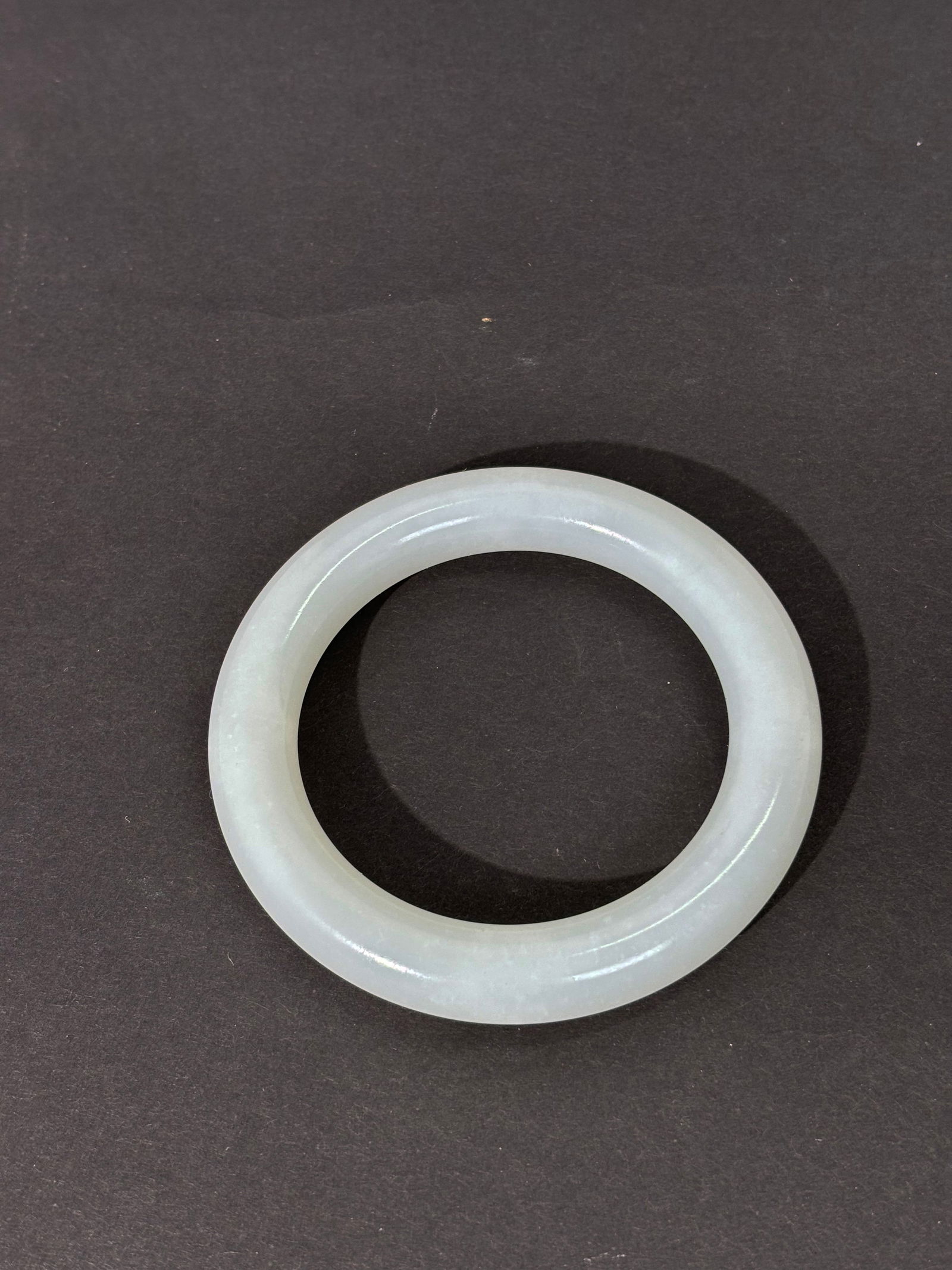 Good Chinese White Jade Round-Profile Bangle (1 of 5)