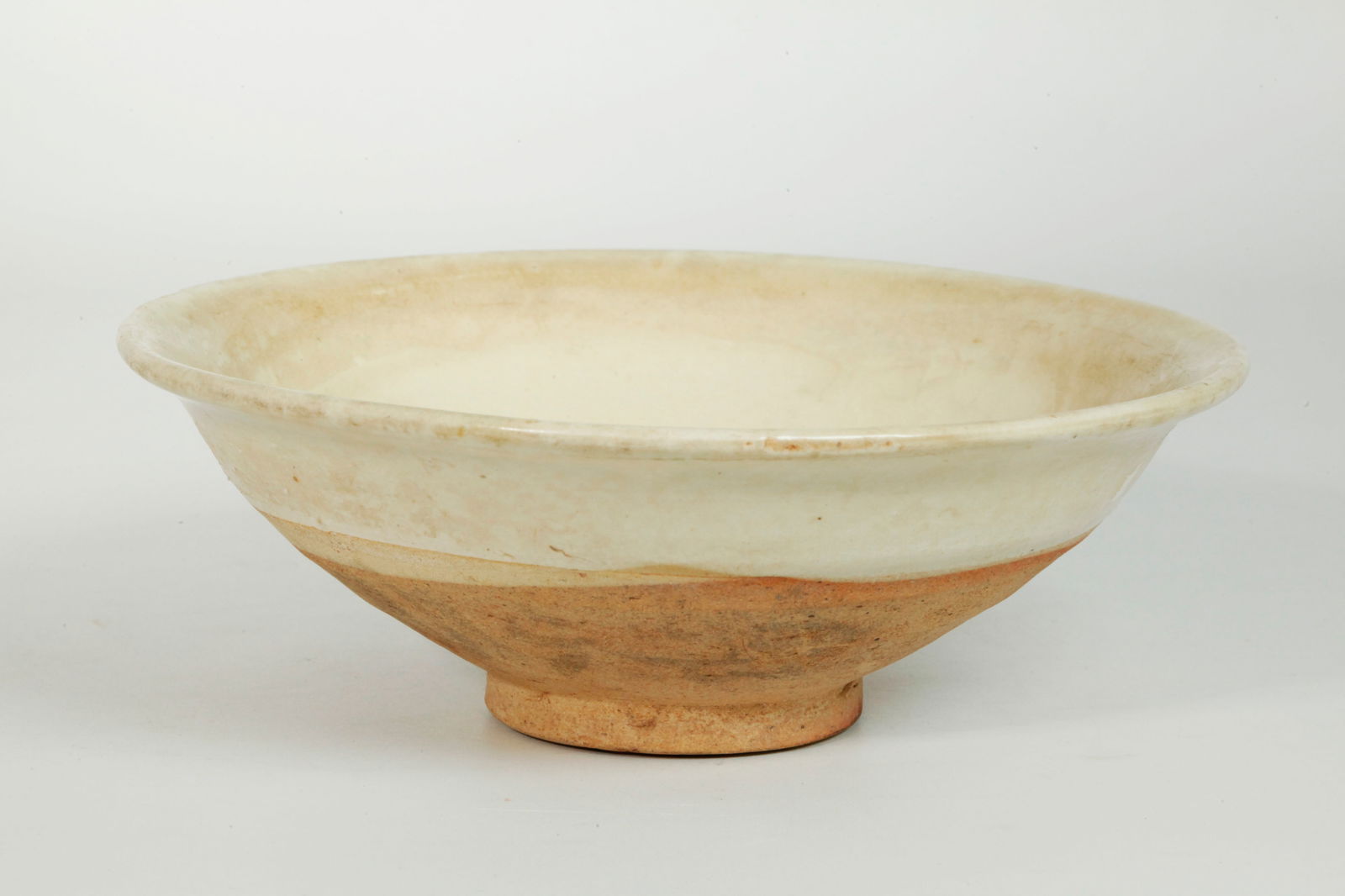 Chinese Yuan Dynasty Cizhouyao Porcelain Bowl (1 of 4)