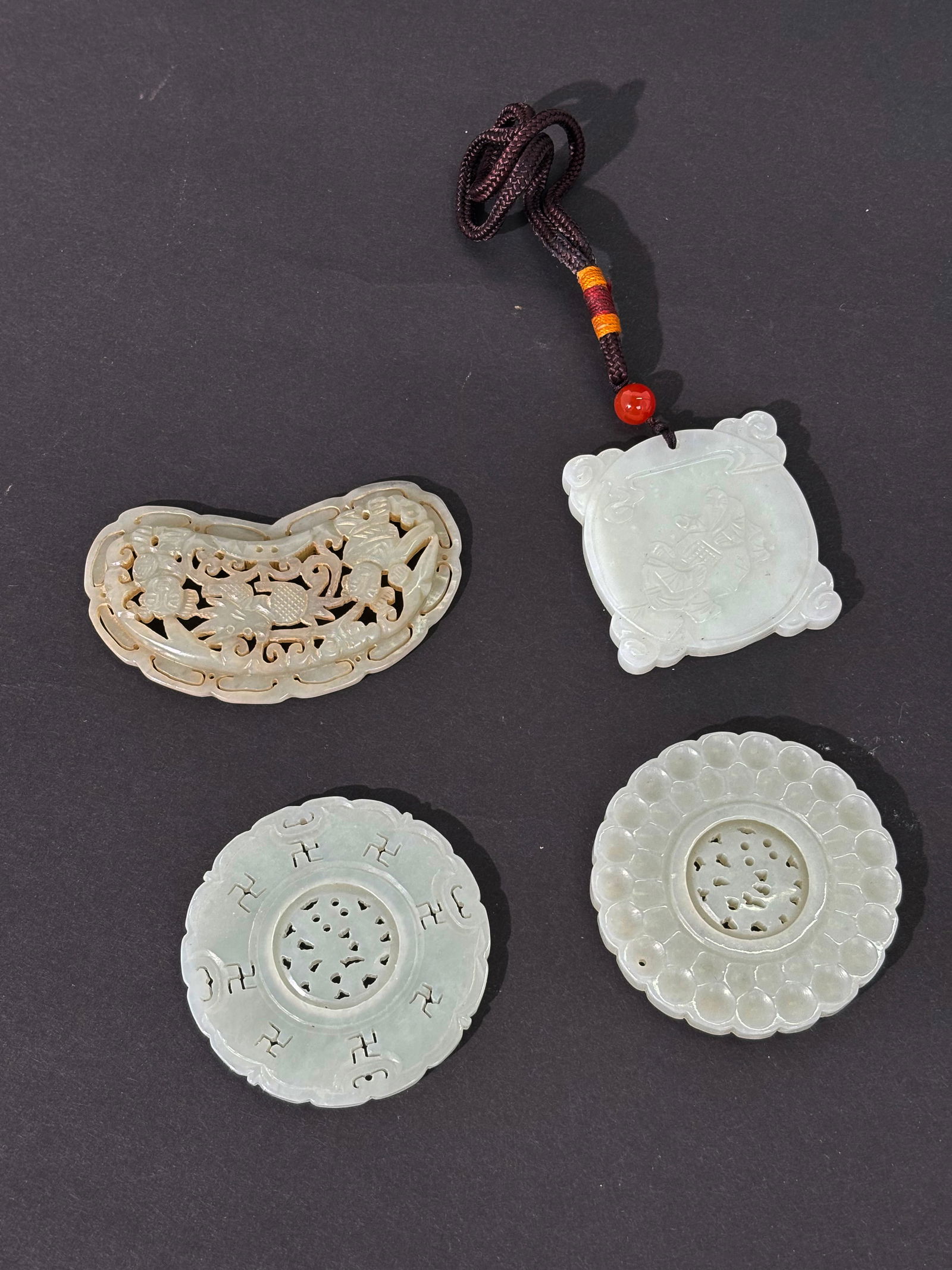 4 Chinese Jades: Plaque Pendant & 2 Spinner Discs (1 of 8)