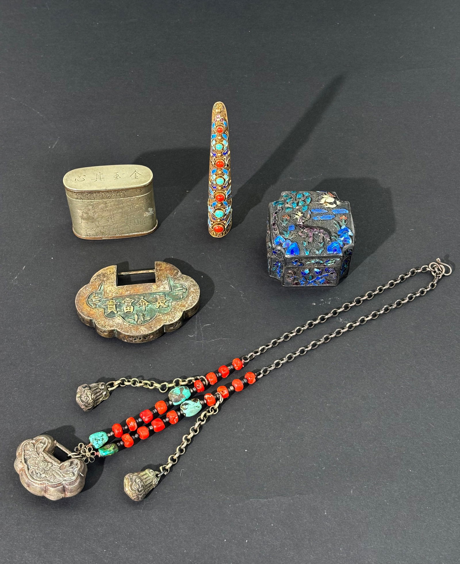 5 Chinese Qing Silver Wares: 2 Boxes 2 Locks Nail (1 of 8)