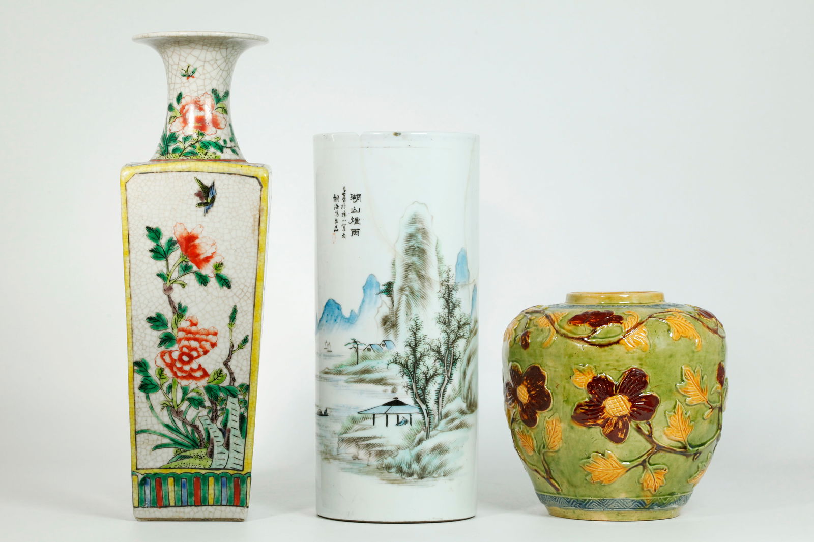 3 Chinese Porcelains: Vase Jar & Hat Stand (1 of 7)