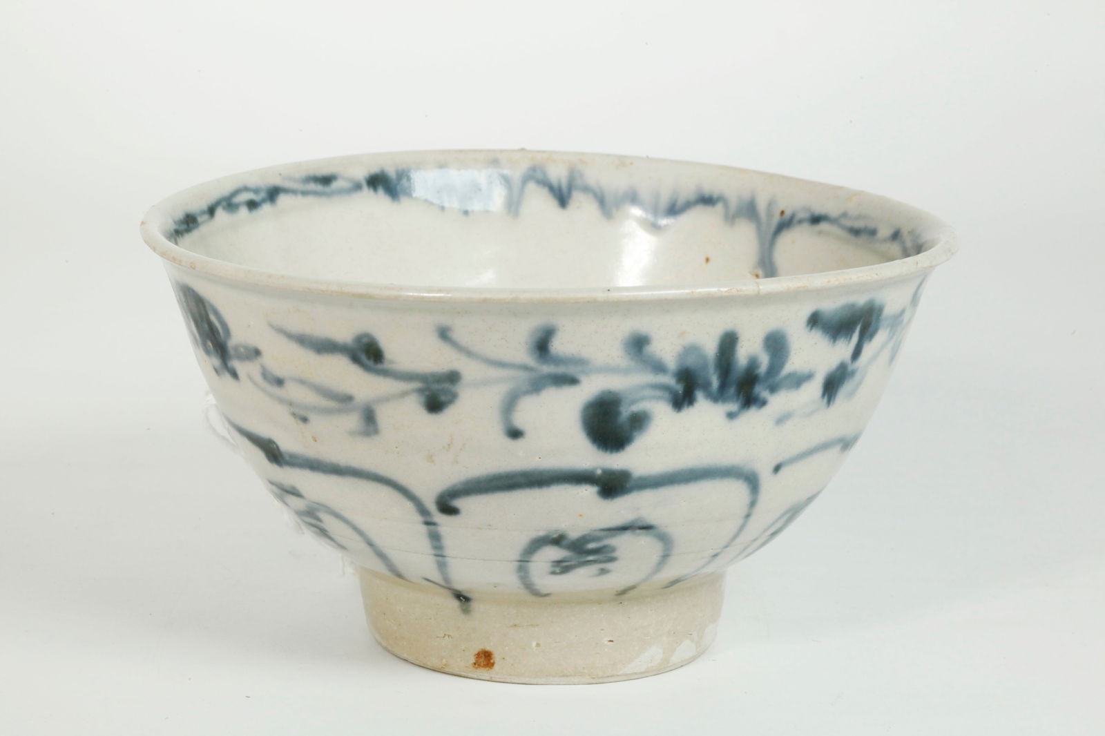 Vietnamese 15th C Blue & White Porcelain Bowl (1 of 6)