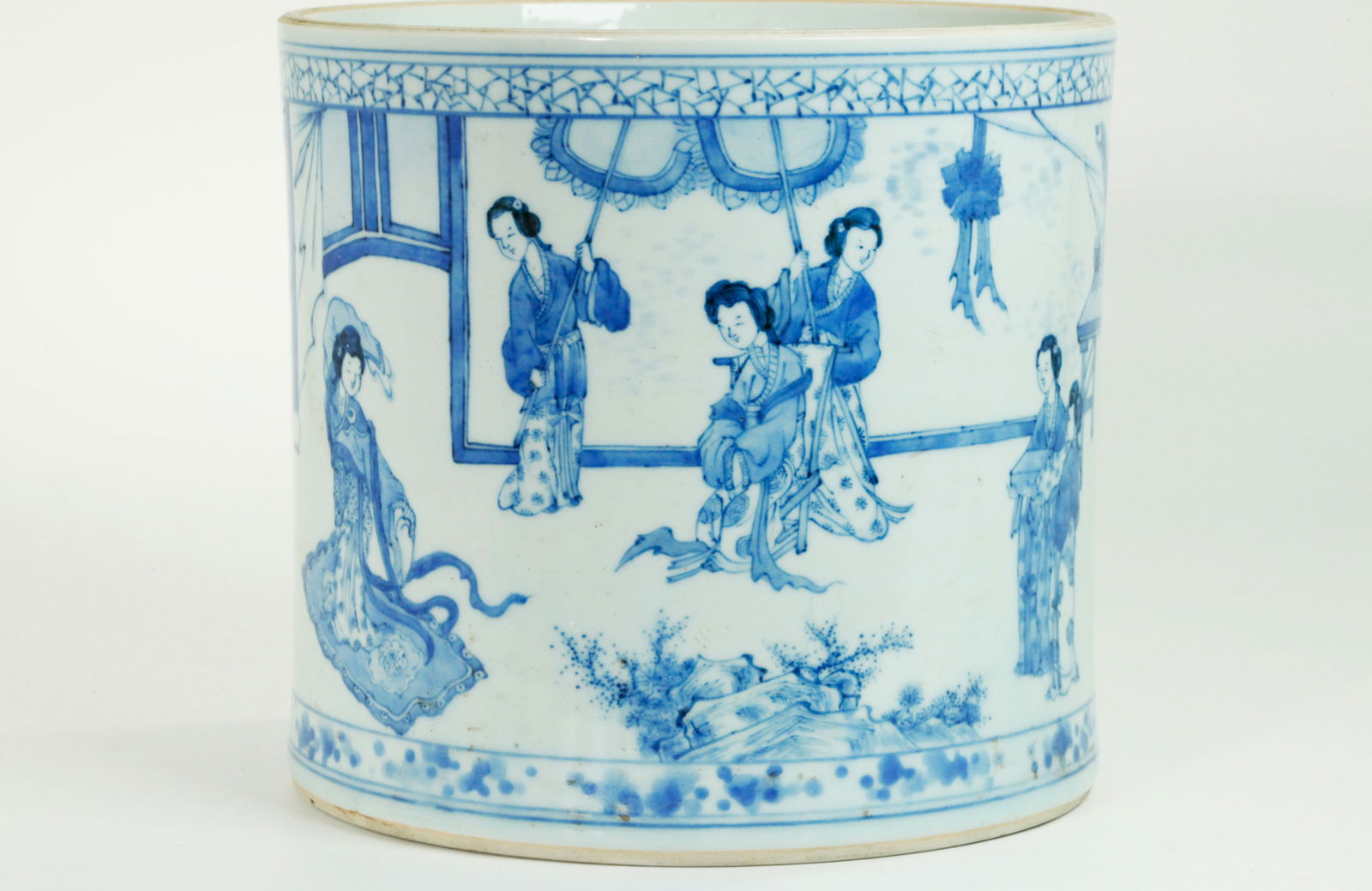 Chinese Blue & White Porcelain Bitong Brush Pot: Chinese Blue & White Porcelain Bitong Brush Pot with slightly waisted sides, with a scene in the Women's Quarters with Girl Dancing on carpet for Seated Woman with 3 Lady Musicians; the scene between