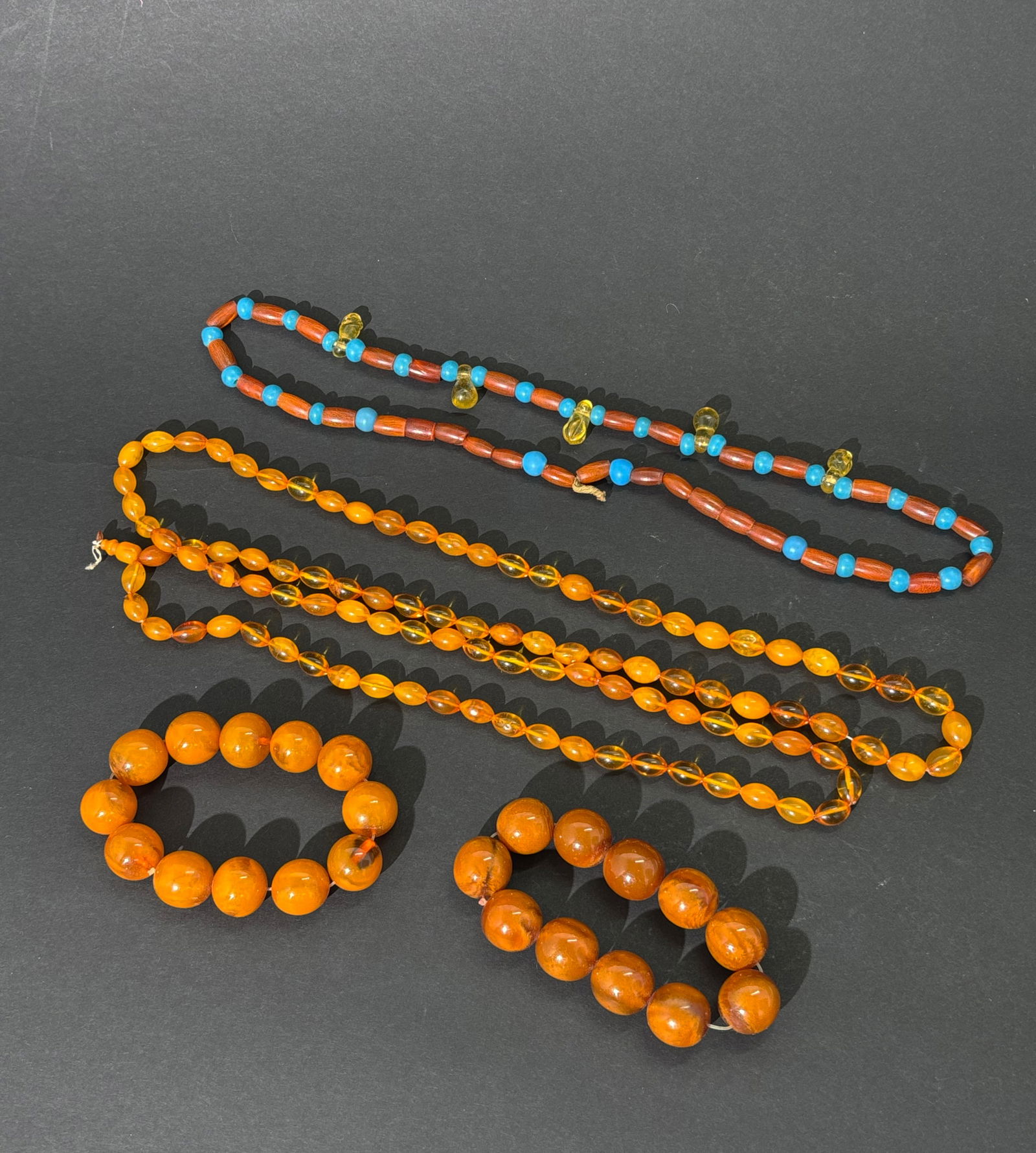 2 Necklaces 2 Bracelets: Amber Glass Buffalo Horn (1 of 7)