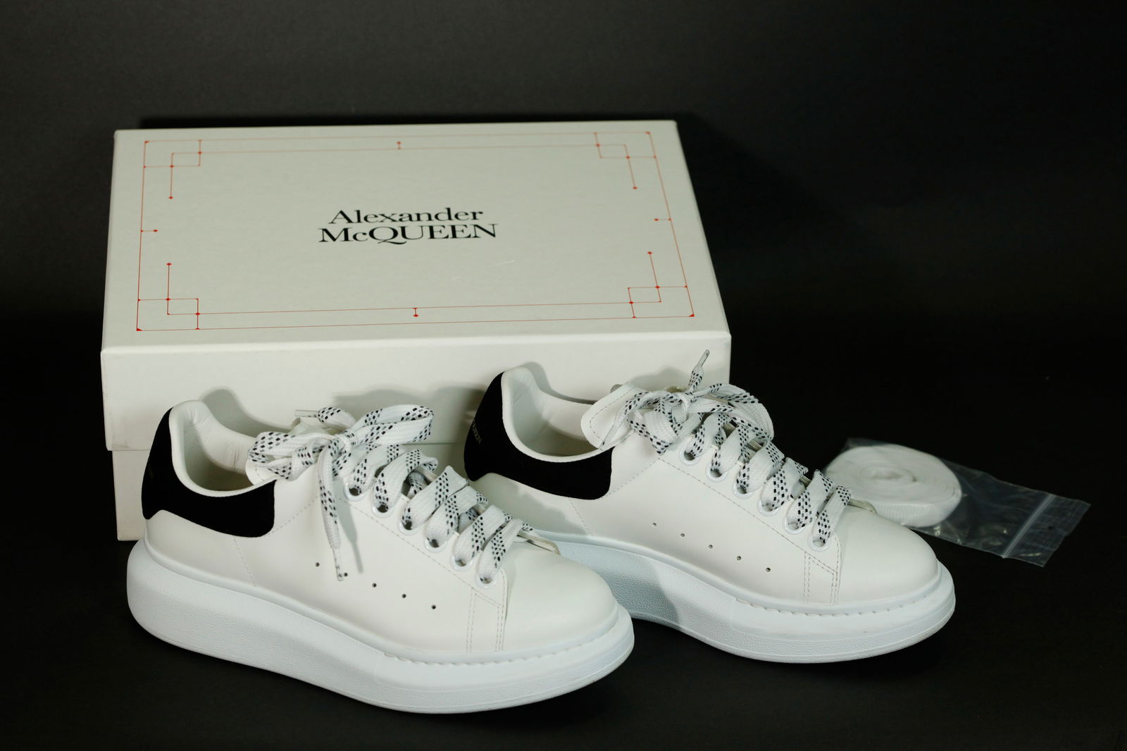 Alexander McQUEEN; White & Black Sneakers 37 1/2E (1 of 9)