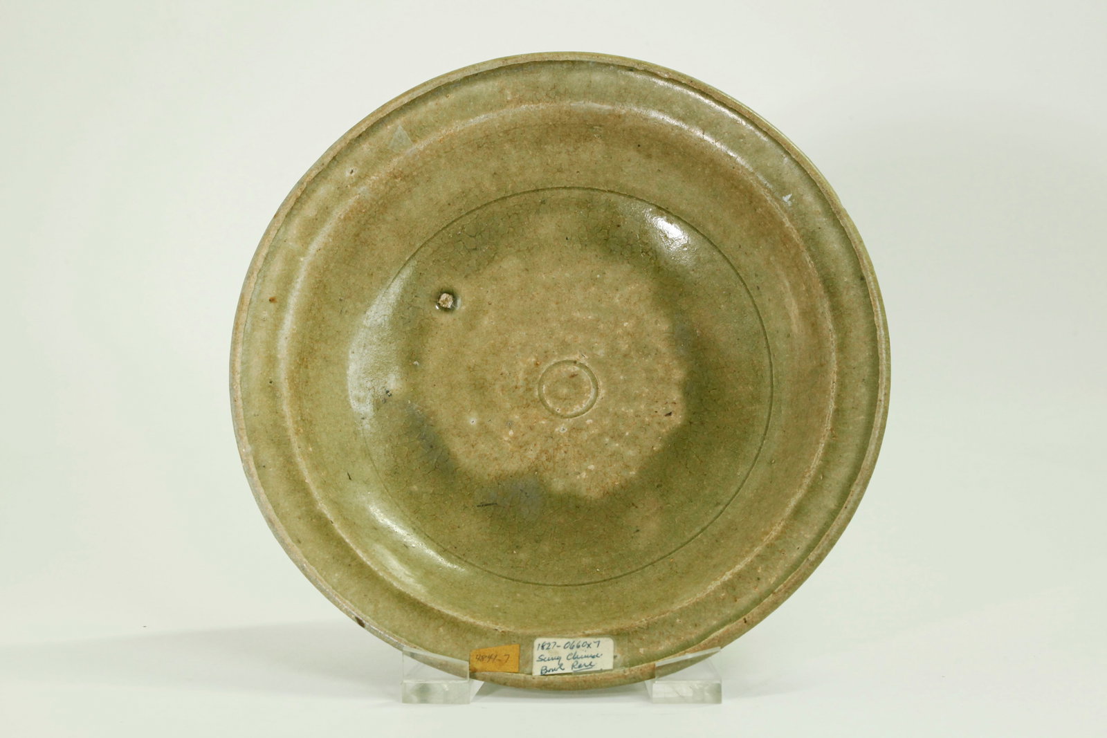 Good Thai Sawankhalok 14th C Crackle Celadon Plate (1 of 5)