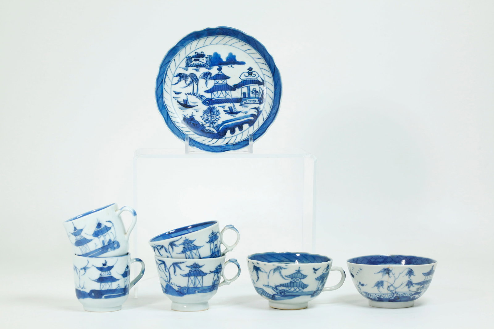 7 Chinese 19th C Canton Nanking Pattern Porcelains (1 of 6)